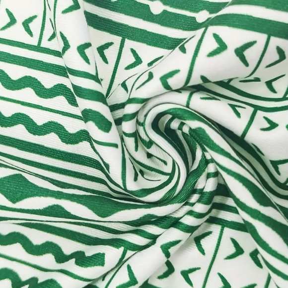 New! White  v-neck Sz M - Picture 5 of 8